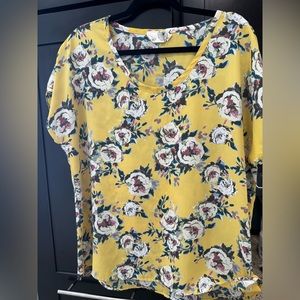 Womens Everleigh L Short Sleeve Yellow Floral Blouse